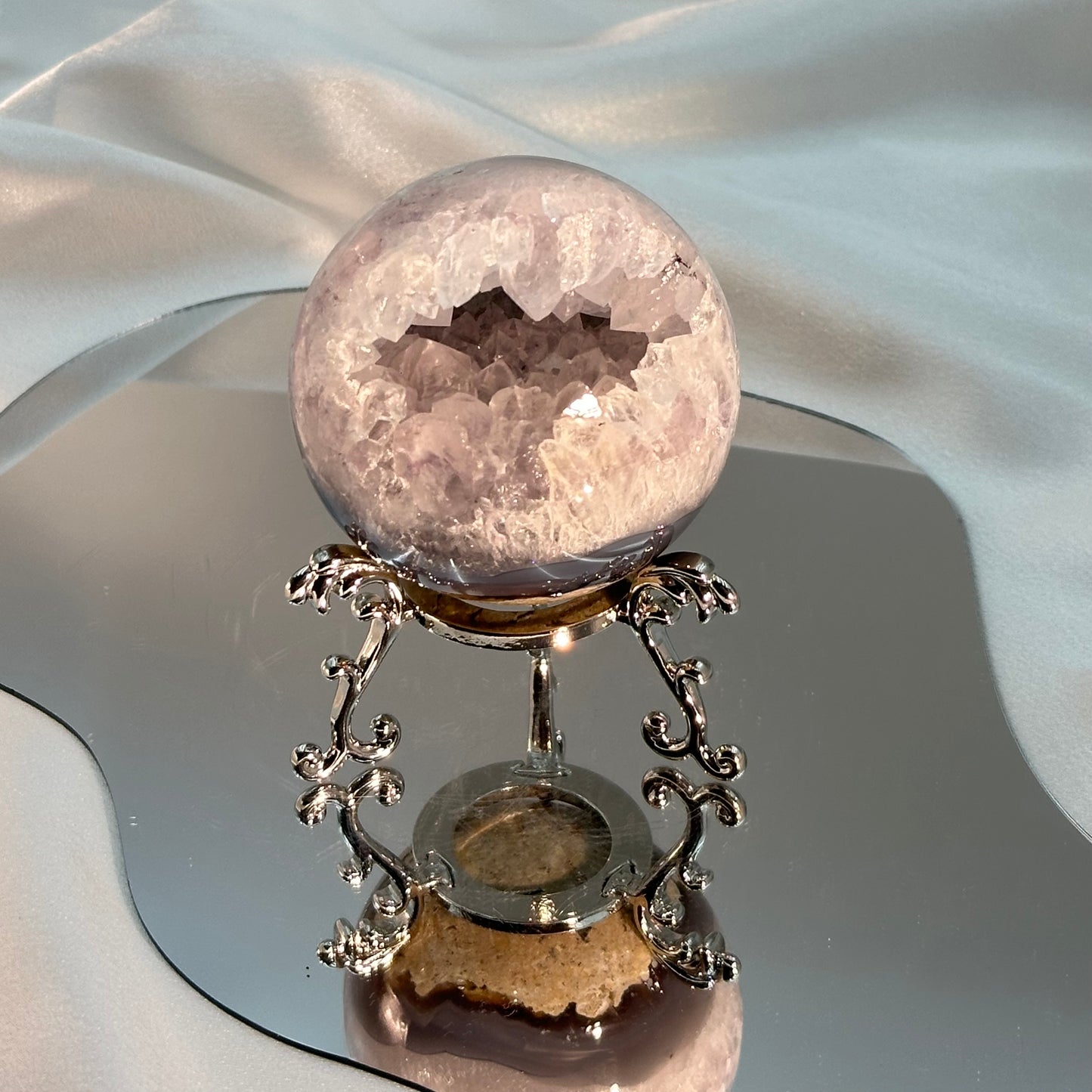 White Crystal Open-Mouth Decor